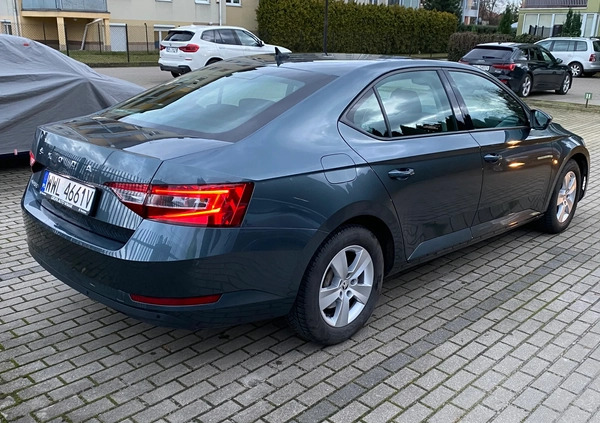 Skoda Superb cena 72900 przebieg: 208500, rok produkcji 2020 z Wołomin małe 154